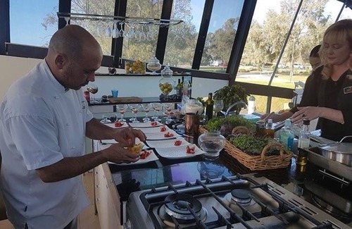Nichols Point Boat Rental | World Luxury Award WINNER 6 STAR HOUSEBOAT Mildura 5 KINGS with private ensuites