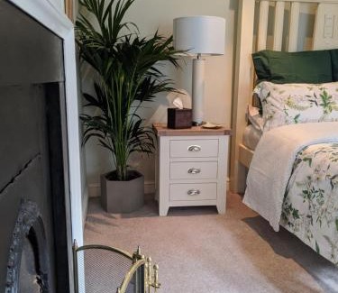 Upper Arley House | Worralls Grove Guest Farm House
