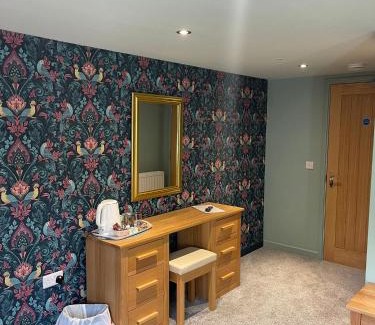 Langford House | Worship Farm Accommodation