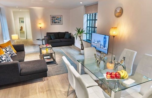 London City Centre Apartment | Wow! 2 Bedr/3 Beds in the Heart of Covent Garden