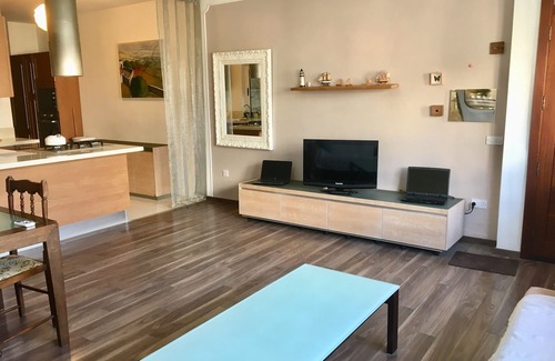 Birkirkara Apartment | Wow, Cozy room in Fabulous Apartment