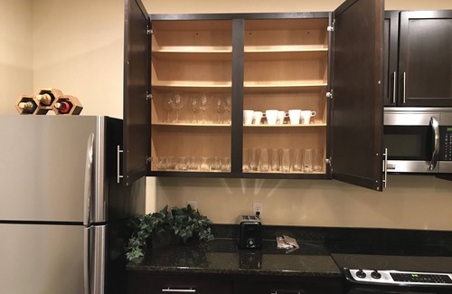 Beavercreek House | "WOW" ROMANTIC TWO LEVEL LUXURY SUITE "5 STARS"