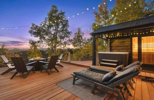 Jefferson Ski Chalet | Wow Views! Hot Tub, Sauna, 85 inch TV, Pool Table