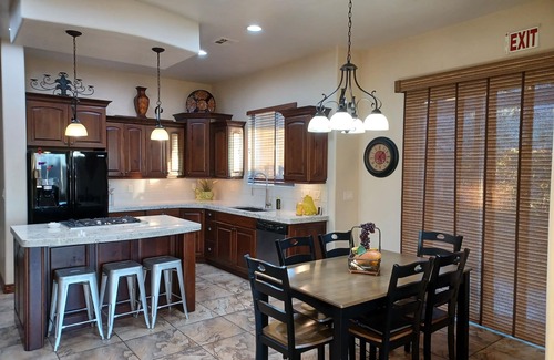 Washington House | WOW, WHAT A VIEW Sits on Golf course. Zions, Sand Hollow, Hike, swim, bike, Golf