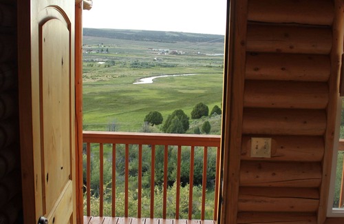Hatch Cabin | Wranglers Quarters RiverView Cabin - Sevier River Ranch - 1 King bed