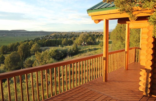Hatch Cabin | Wranglers Quarters RiverView Cabin - Sevier River Ranch - 1 King bed