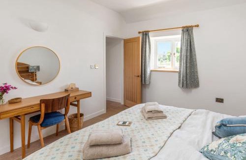 Ashford House | Wren - Uk50152
