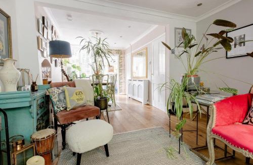 Ashford House | Writers Retreat in the heart of Ashford Town