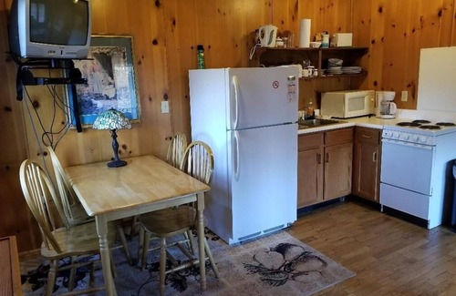 Heidelberg Cabin | Writers - Two story cabin with Hot Tub Writers Cabin