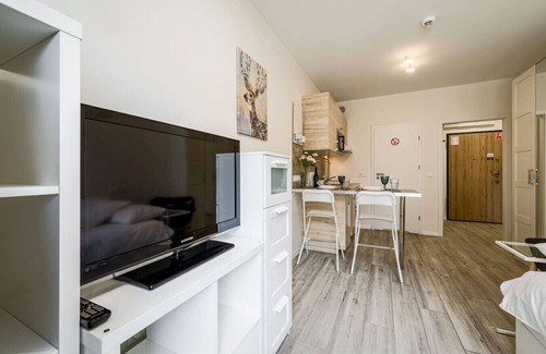 Fabryczna Apartment | Wrocław Grabiszyn Double Studio - by Rentujemy