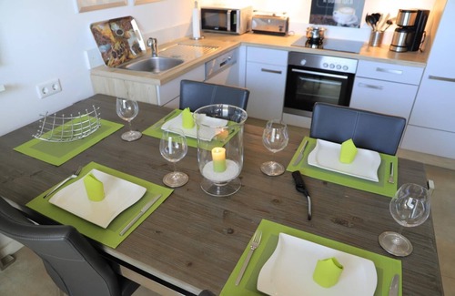 Borgerende Apartment | Wunderschöne 3 Zimmerwohnung mit Terrasse und nur 100 m bis zum Strand - Meeresrauschen Inklusive