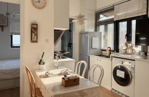 Changning Apartment | Wutong District Sunshine 2 bedrooms 2 beds with kitchen and bathroom, laundry and cooking, close to Zhongshan Park business district Leyihome close to Zhongshan Park