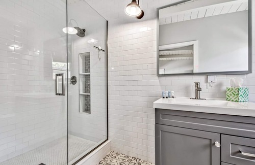 Walker House | WWM 8 · 8 Fresh Air, Beautiful Views, Friendly Place WWM