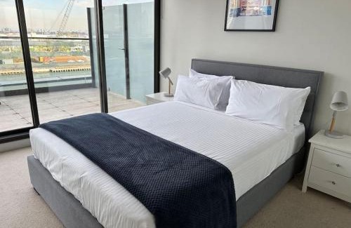 Docklands Apartment | Wyndel Apartments One Bedroom Mel883Col1104N