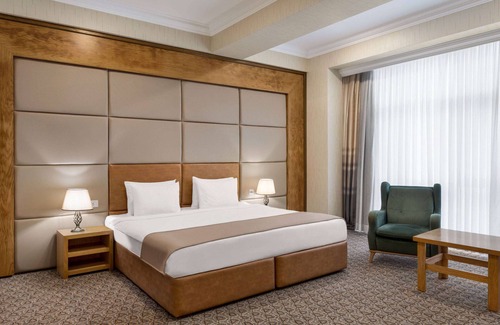 Baku Hotel | Wyndham Baku