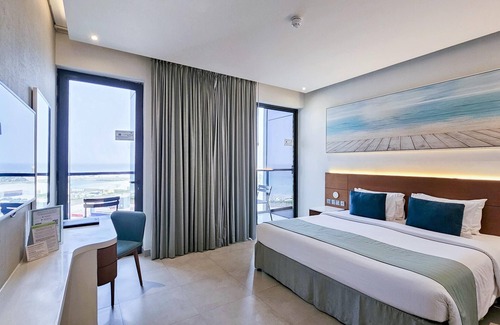 Rumailah Hotel | Wyndham Garden Ajman Corniche