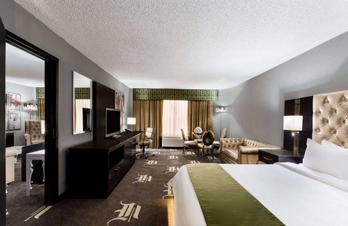 Farmers Branch Hotel | Wyndham Garden Dallas North