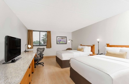 Parker Lane Hotel | Wyndham Garden Hotel Austin