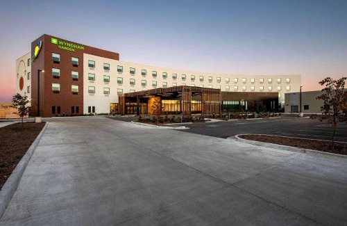Winnipeg Hotel | Wyndham Garden Winnipeg Airport