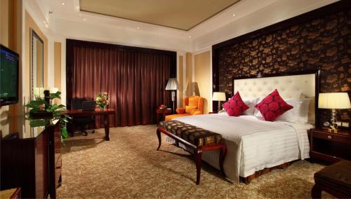 Pixian Hotel | Wyndham Grand Plaza Royale Palace Chengdu