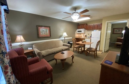 Williamsburg Condo | Wyndham Kingsgate - 1 Bedroom hearing