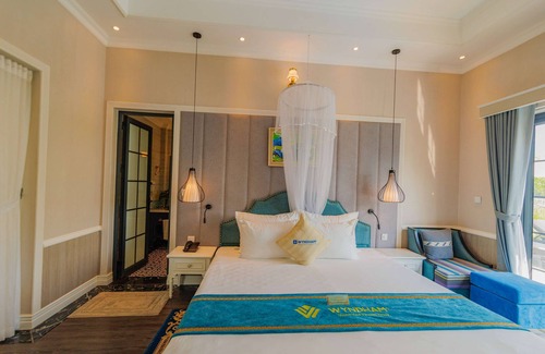 Thanh Thuy Hotel | Wyndham Vuon Vua