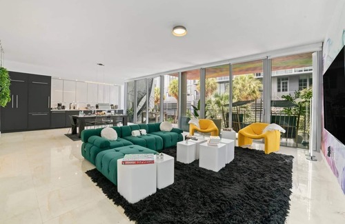 Wynwood Art District Condo | Wynwood Retreat | 2BR w/Balcony, Free Parking.