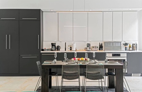 Wynwood Art District Condo | Wynwood Retreat | 2BR w/Balcony, Free Parking.