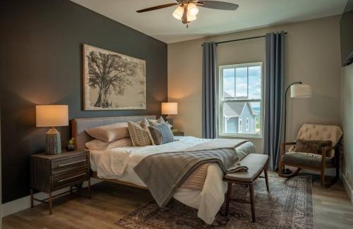 Indian Point House | Xbox Hot Tub Gameroom 1 mi Silver Dollar City community indoor pool