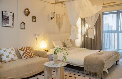 Jing'an Apartment | Xi'an Hills & Lostwine Downtown Suite close to Metro Xiaozhai stn