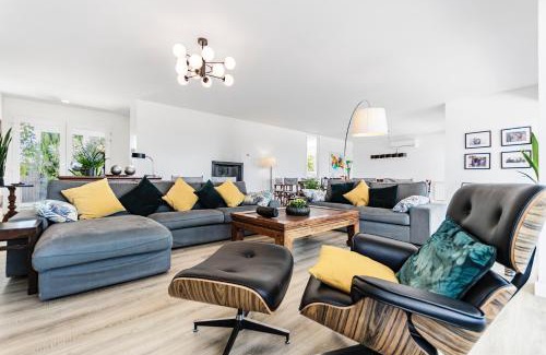 Torres Novas Villa | Xitaka Country House - Modern Large Great Views