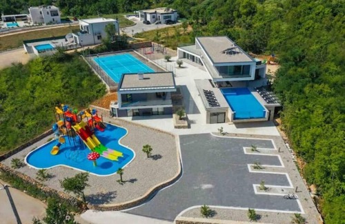Podbablje Villa | XXL villa resort for large group, heated pool, aquapark, tennis court, hot tube