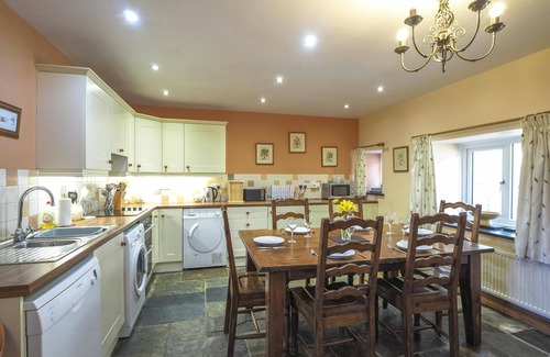 Tremain Cottage | Y Beudy, Crymych - Three Bedroom Cottage, Sleeps 7