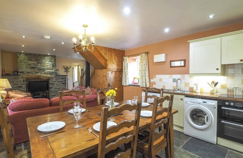 Tremain Cottage | Y Beudy, Crymych - Three Bedroom Cottage, Sleeps 7