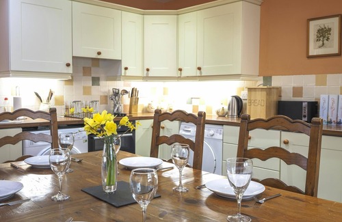 Tremain Cottage | Y Beudy, Crymych - Three Bedroom Cottage, Sleeps 7