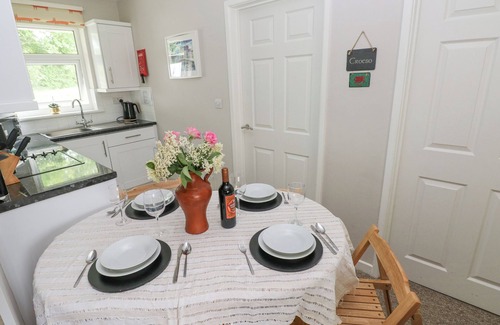 Felinfach Cottage | Y BWTHYN BACH, family friendly in Aberaeron