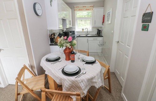 Felinfach Cottage | Y Bwthyn Bach