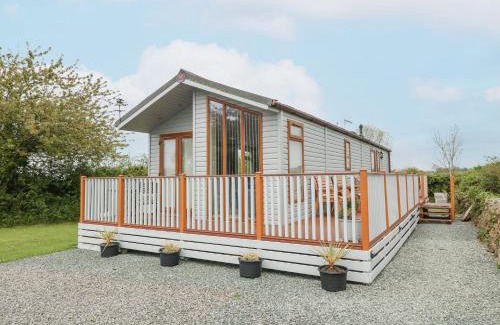 Llanfairpwllgwyngyll House | Y Caban