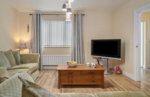 Saundersfoot House | Y Deri - Close to Village and Beach