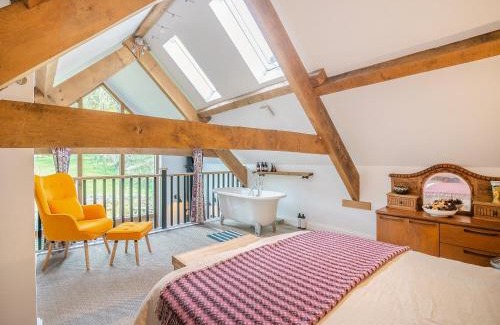 Ammanford House | Y Gwairdy