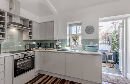 Cwmtirmynach House | Y Nyth - One Bedroom House, Sleeps 2