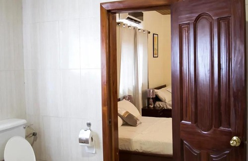 Kwabenyan House | Yaakwah Lodge