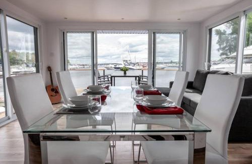 Mauricie Boat Rental | Yacht Club de Trois-Rivières 2 - Maison flottante