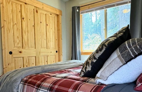 Cle Elum House | Yakima River Home-Sun Country Golf-Hiking-Biking-Sleeps 8