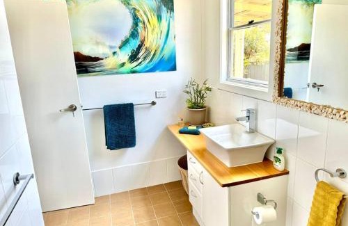 Yamba House | Yamba Fishing Cottage Haven Wifi boat parking