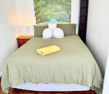 Yamba House | Yamba Fishing Cottage Haven Wifi boat parking