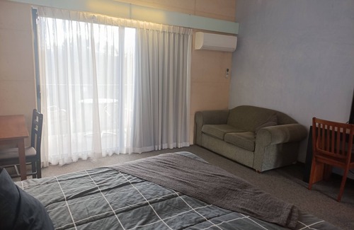 Yanchep Hotel | Yanchep Inn