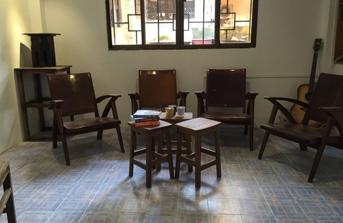 Mayangone House | YANGON AIRPORT hostel double bed room(10 minutes walk to airport)