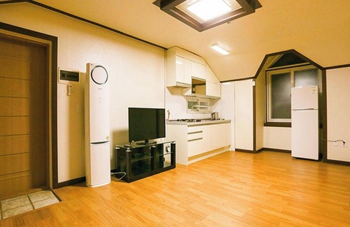 Danwol House | Yangpyeong Jajangnamu Sup Pension