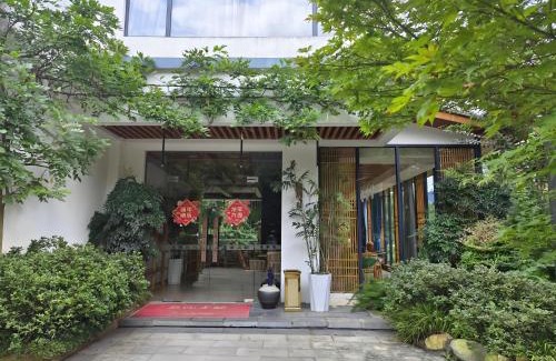 Yangshuo House | Yangshuo Floral Whisper Valley
